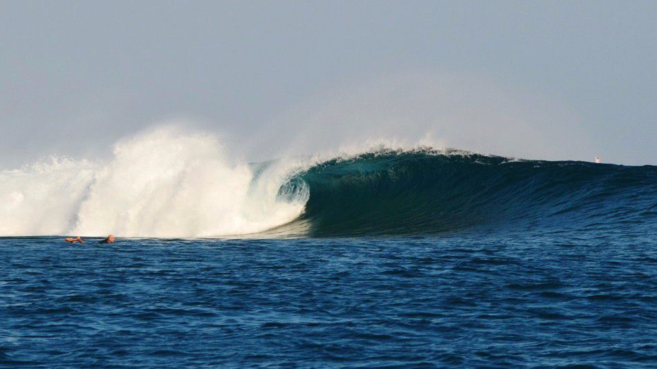 Madagaskar Hollow Reef Break Barrel