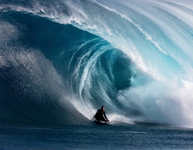 Introbild - Facing Monsters: Big Wave Surfing auf der International Ocean Filmtour 2023